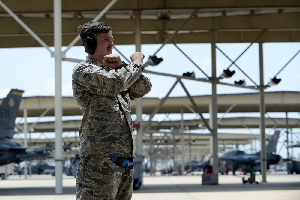 Ninth AF commander completes final F-16 flight