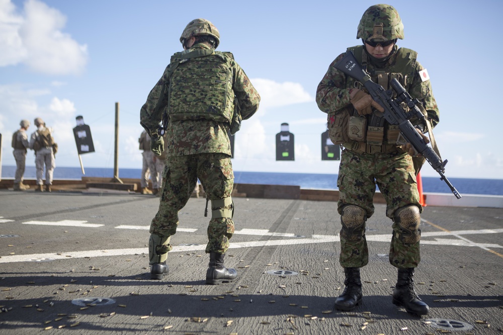 U.S. Marine and JGSDF deck shoot aboard the USS Green Bay (LPD-20)