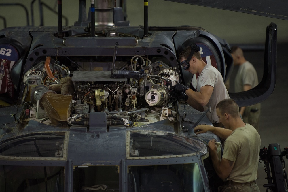 Pave Hawk maintainers keep rescue birds flying