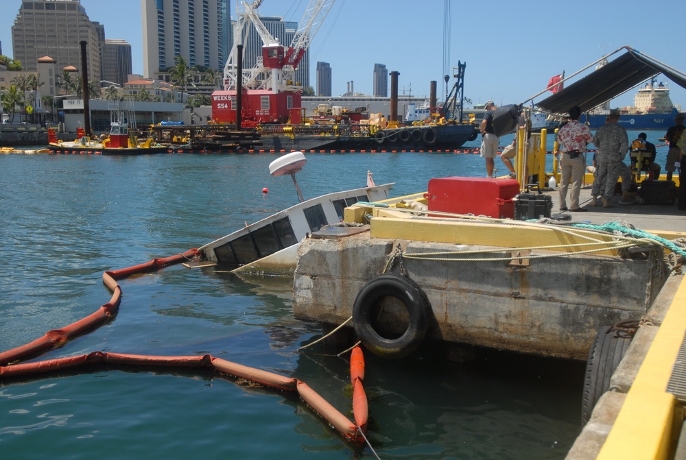 Hawaii Department of Transportation, 7th Engineer Dive Detachment partner on potential removal sunken vessel