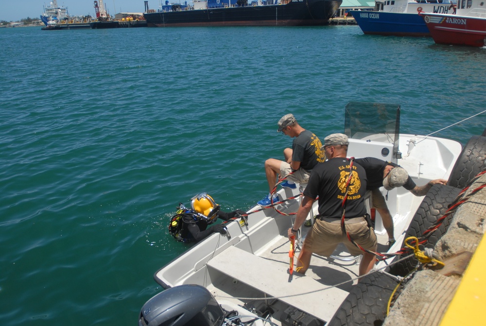 Hawaii Department of Transportation, 7th Engineer Dive Detachment partner on potential removal of sunken vessel