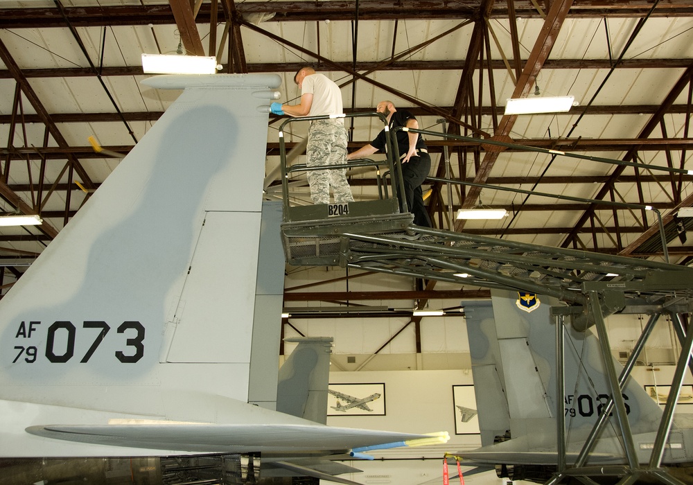 Maintaining an F-15