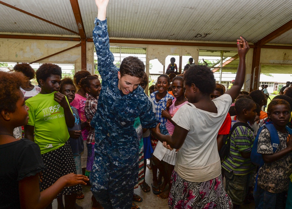 Pacific Fleet Band plays at Arawa Primary School during Pacific Partnership 2015