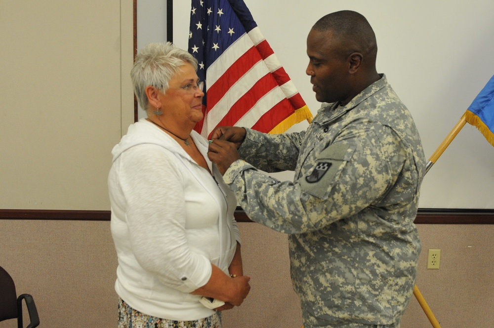 525th Military Intelligence Brigade Family Readiness Support Assistant retires