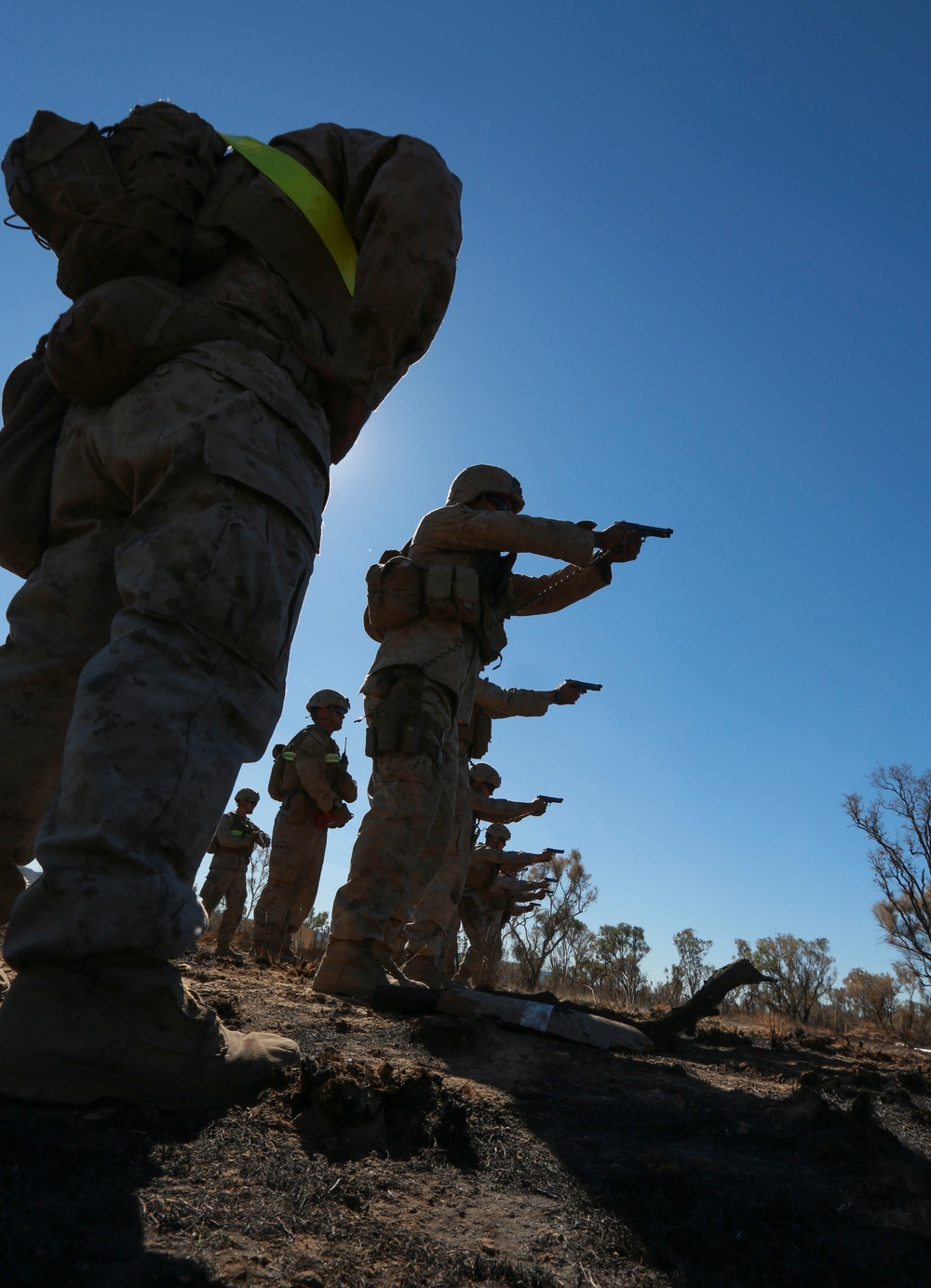 U.S. Marines and Australian soldiers get weapons familiarization at Exercise Koolendong