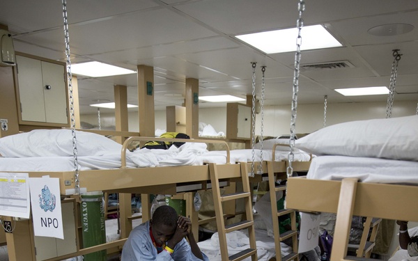 Bougainville boy receives corrective surgery aboard USNS Mercy