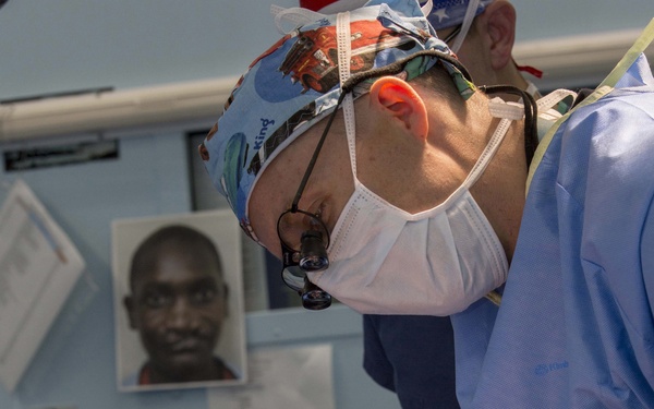 Bougainville boy receives corrective surgery aboard USNS Mercy