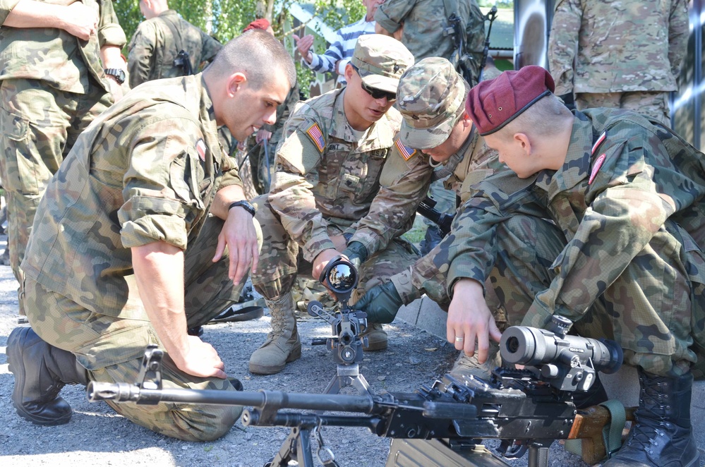 Polish, US soldiers participate in tactics training