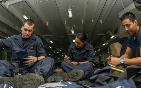 USS George Washington replenishment at sea