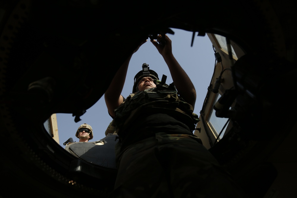 IA Soldiers train on weapons familiarization