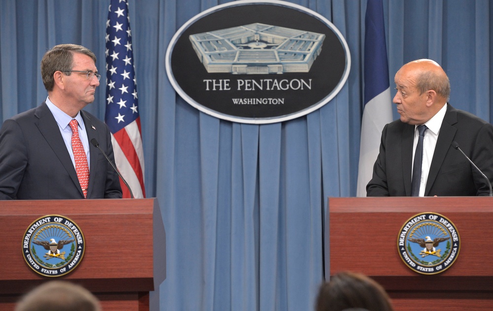 SECDEF honor cordon for MOD of France