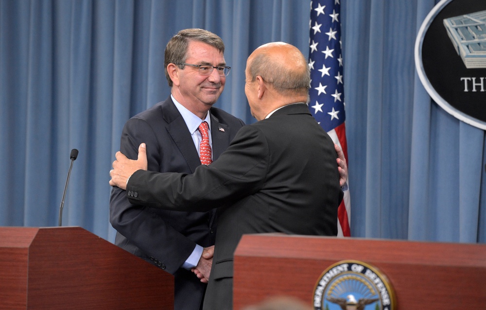 SECDEF honor cordon for MOD of France