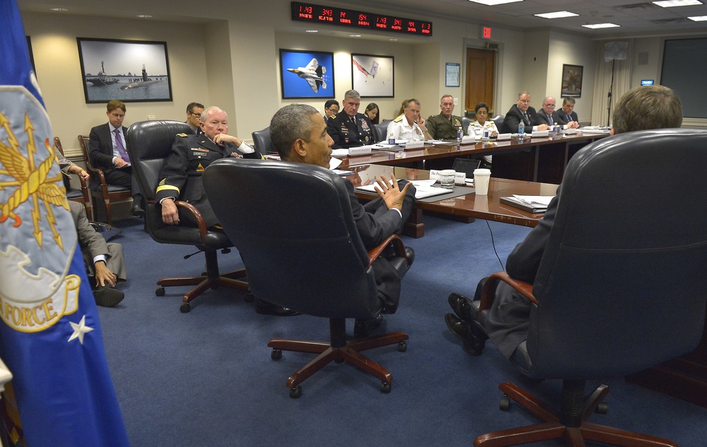 POTUS and SecDef meet at Pentagon