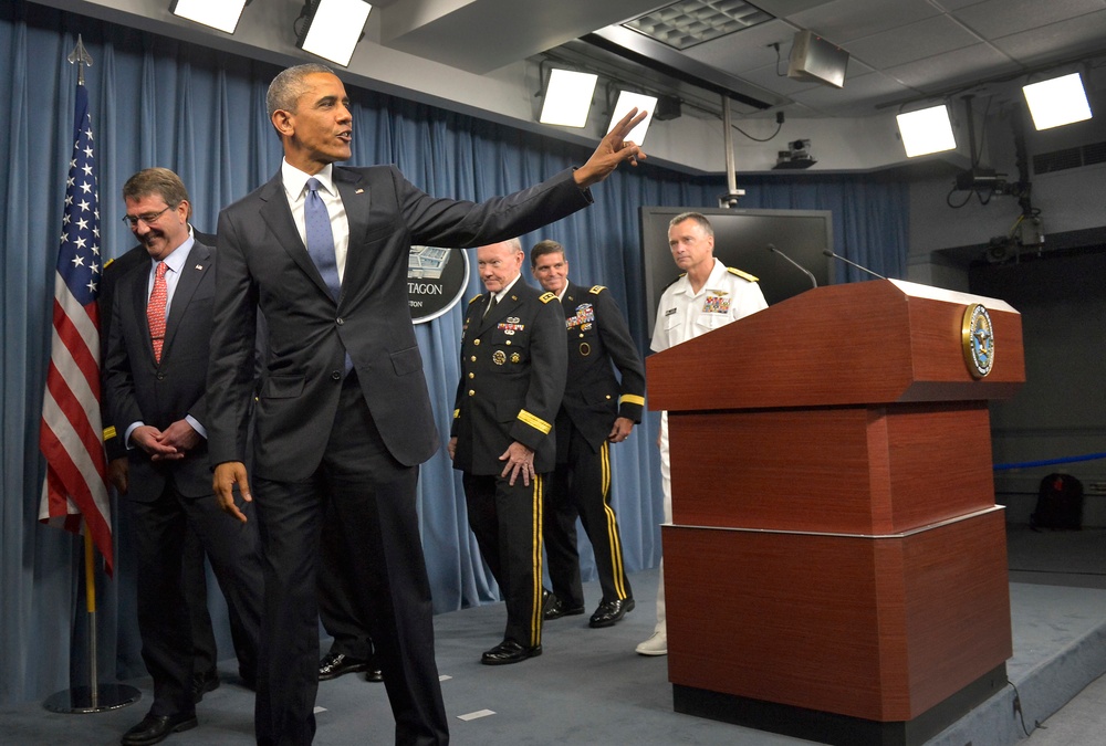POTUS and SecDef meet at Pentagon