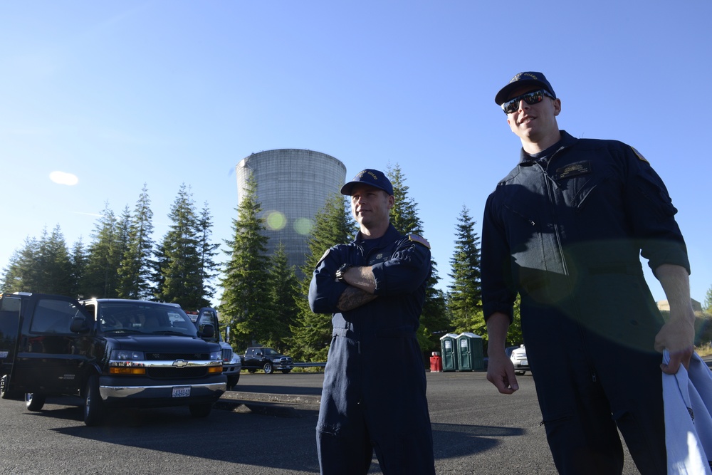 Coast Guard dog handlers participate in Raven's Challenge 2015