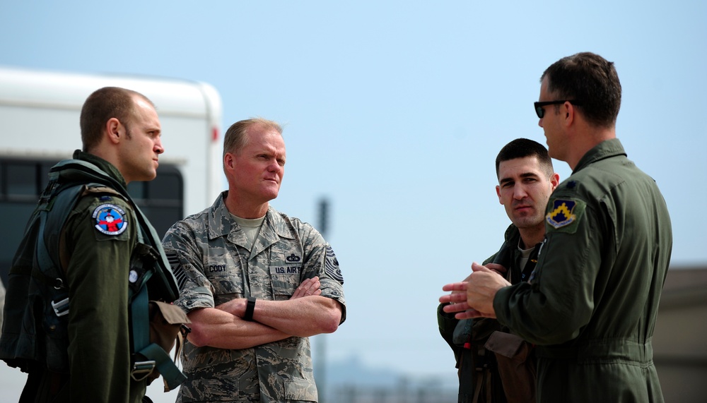 CMSAF Cody visits the Wolf Pack