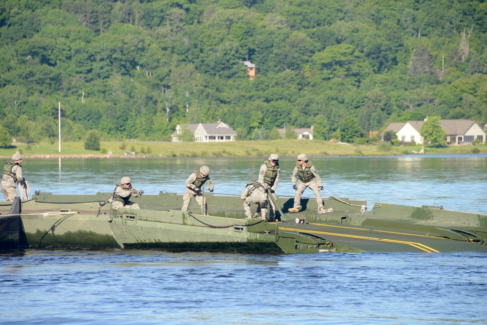 Michigan National Guard’s 1437th Multi-Role Bridge Company conducts rafting operation