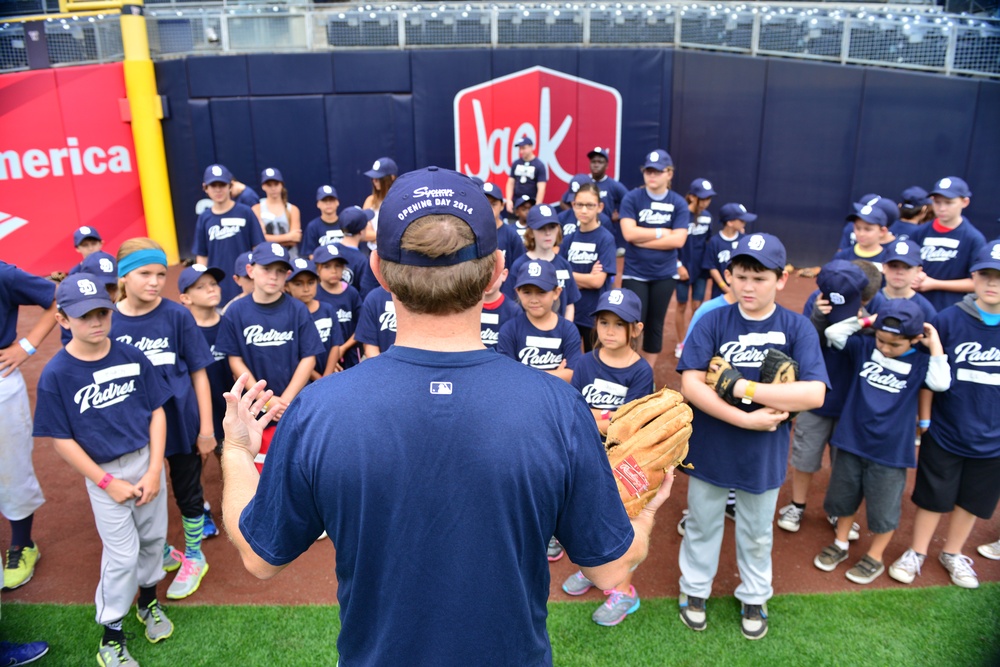 USAA sponsors military kids clinic with San Diego Padres