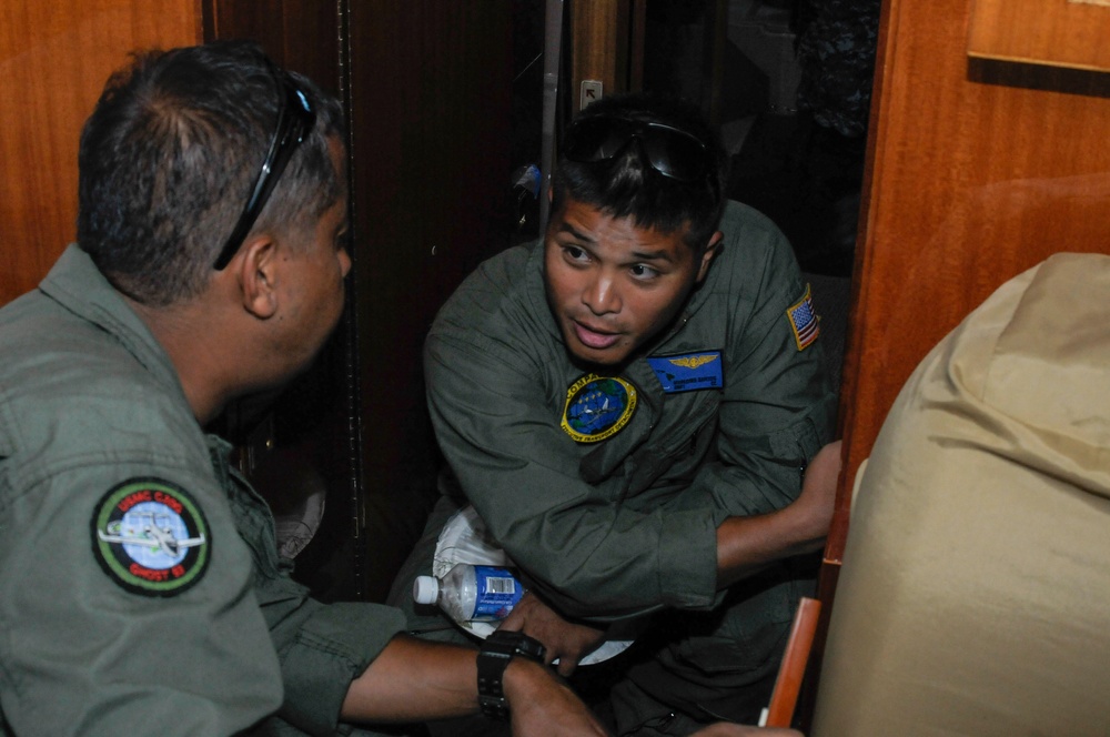 Navy pilots perform currency training around Hawaiian Islands
