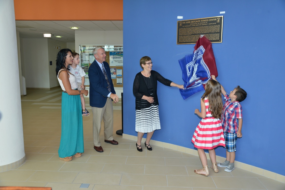 Building Dedication Judd-Metcalfe Fitness Center e Bernstein Pool Dedication