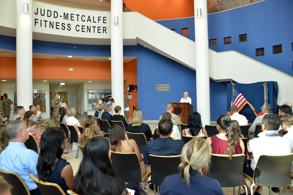 Building Dedication Judd-Metcalfe Fitness Center e Bernstein Pool Dedication