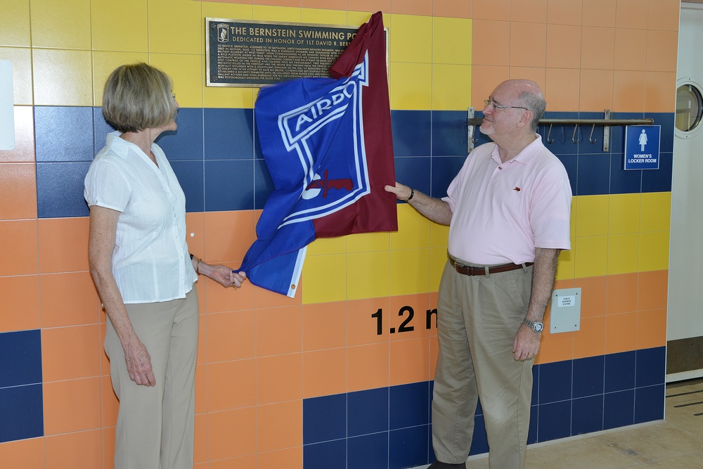 Building Dedication Judd-Metcalfe Fitness Center e Bernstein Pool Dedication