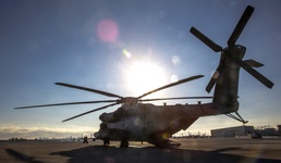 No light, no problem: HMH-466 'Wolfpack' drops grunts into evening action