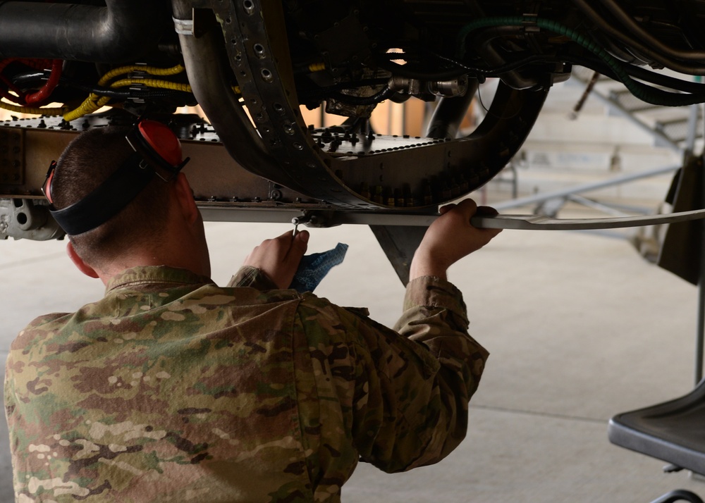 F-16 maintainers conducts phase inspection; keep jets ready for flight