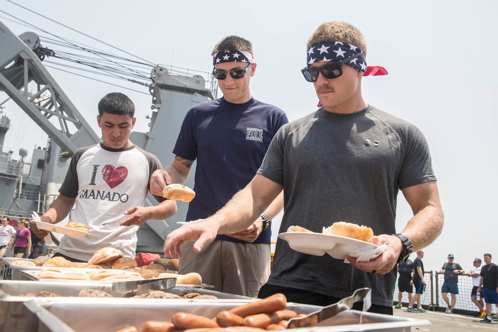 U.S. Marines, Sailors celebrate Independence Day aboard USS Rushmore