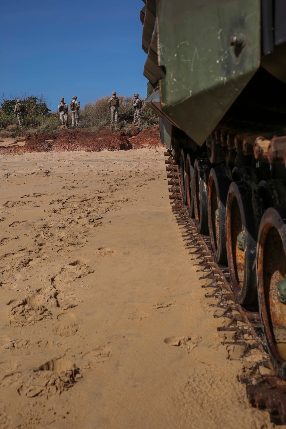 Marines conduct amphibious assault training