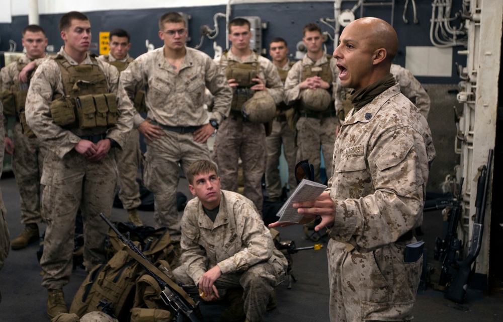 Echo Co. Marines train for amphibious assault