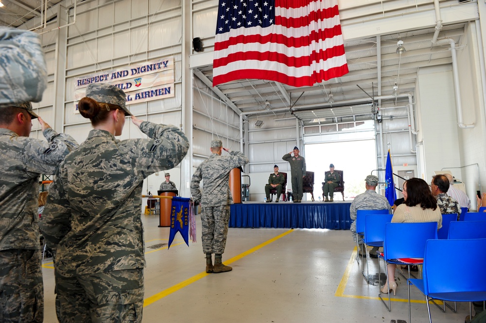 755th OSS changes command