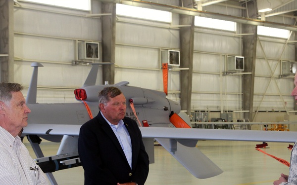 National Commission for the Future of the US Army tours Fort Hood