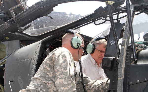 National Commission for the Future of the US Army tours Fort Hood