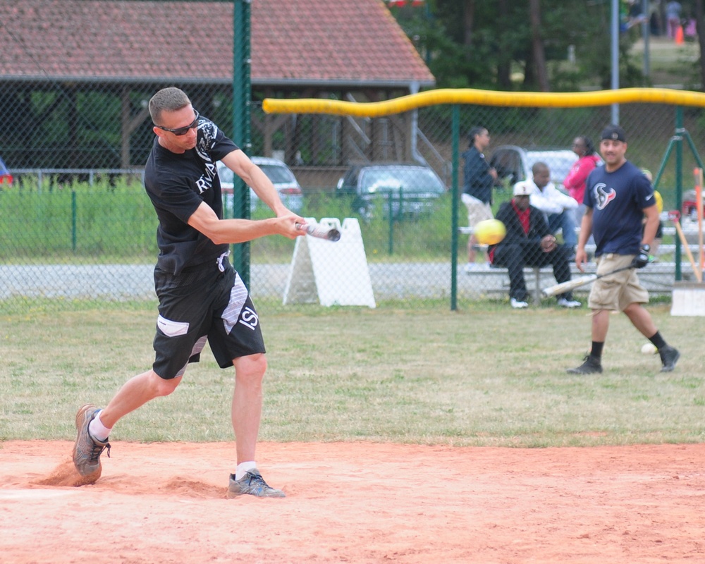 21st STB Soldiers, families cut loose at annual organizational day