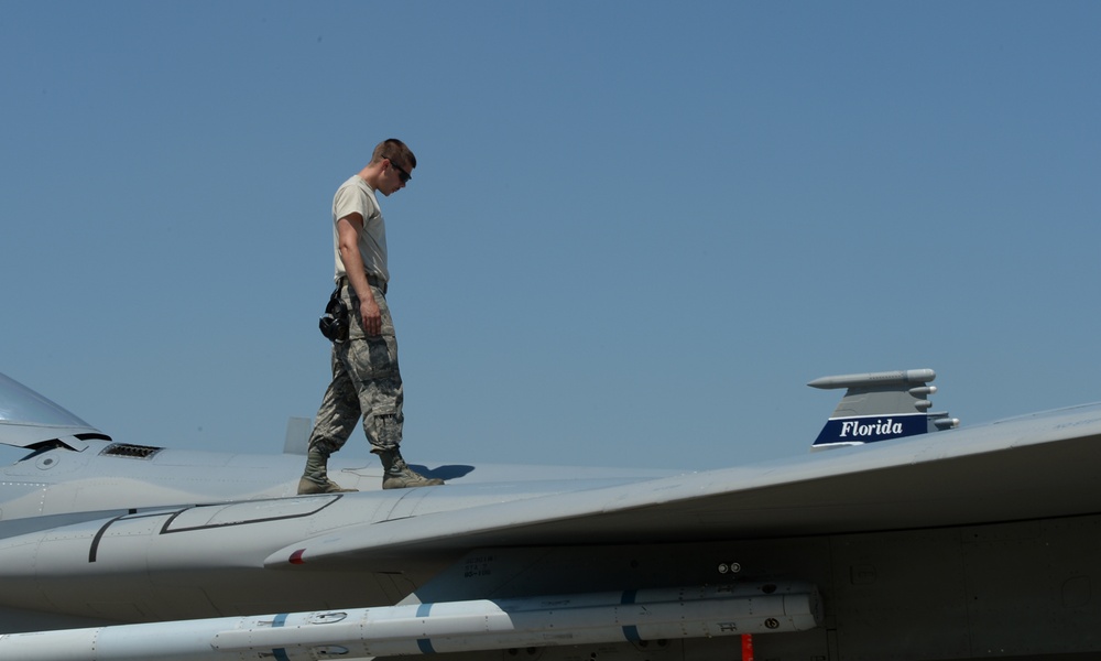 Oregon ANG begins training in Romania