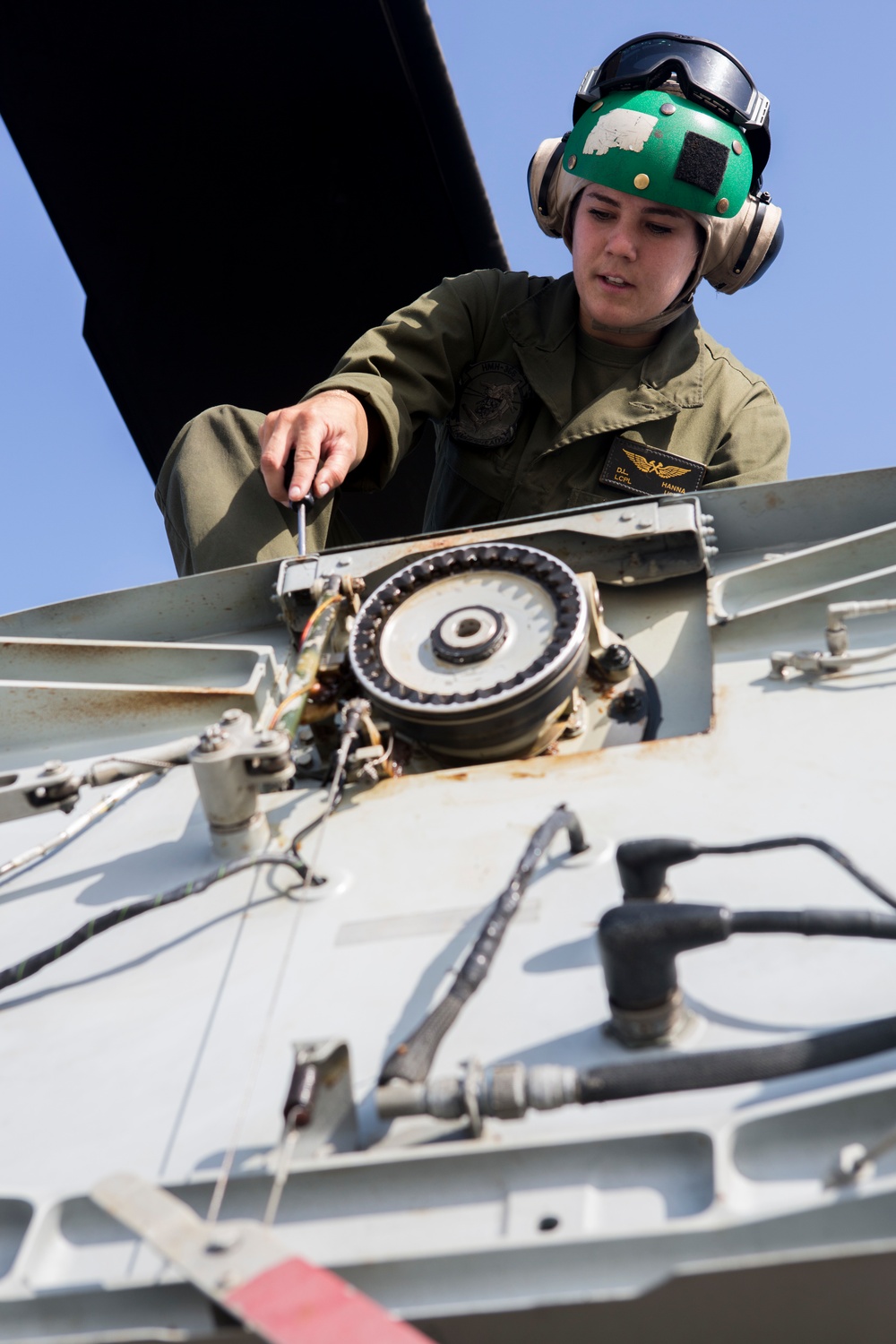 HMH-366 Conducts Routine Maintenance