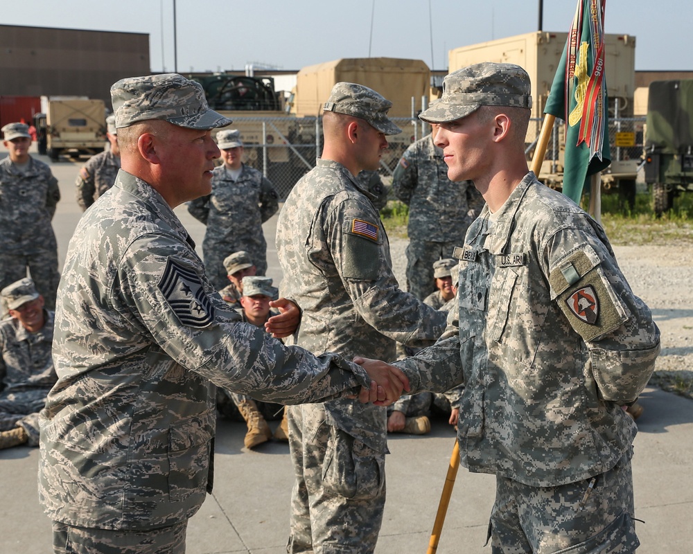 National Guard Bureau senior enlisted advisor recognizes Iowa Soldier