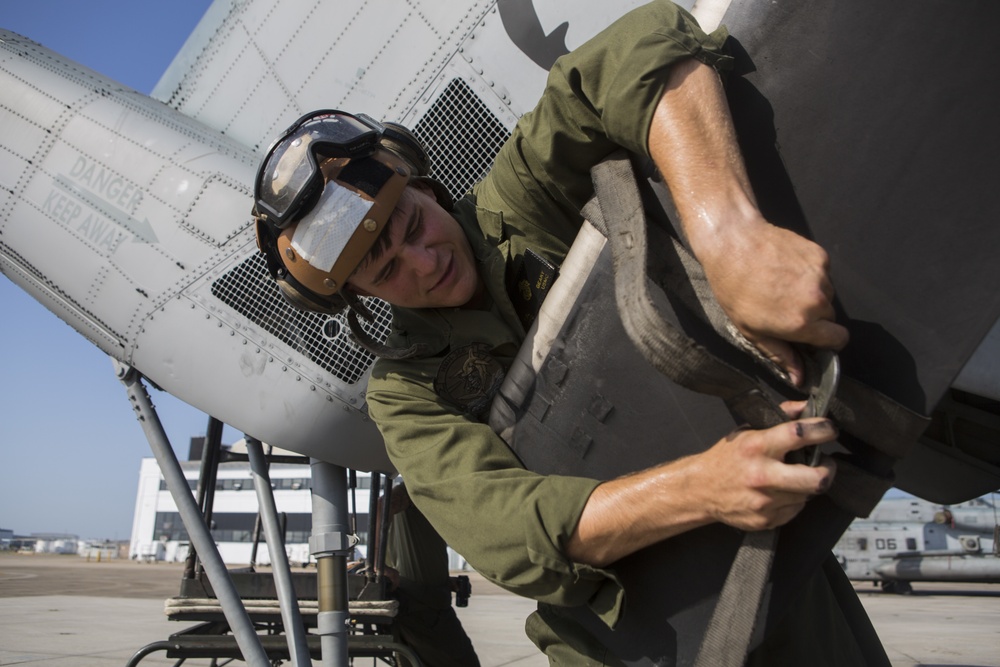 HMH-366 Conducts Routine Maintenance