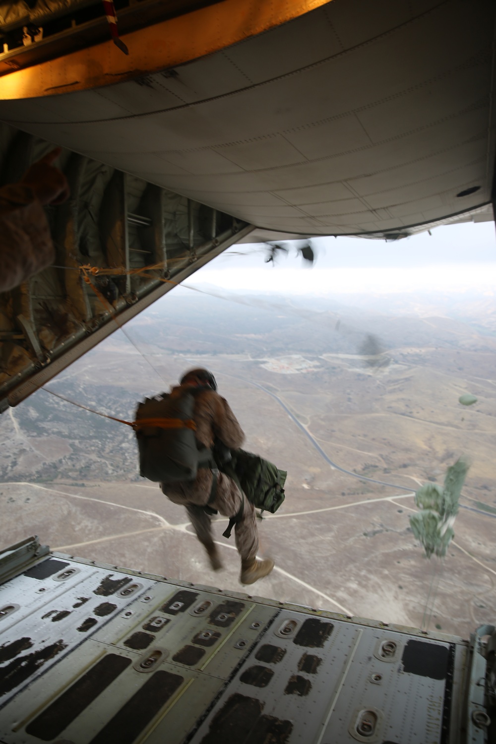 VMGR-352, 1st Radio Battalion conduct parachute drop