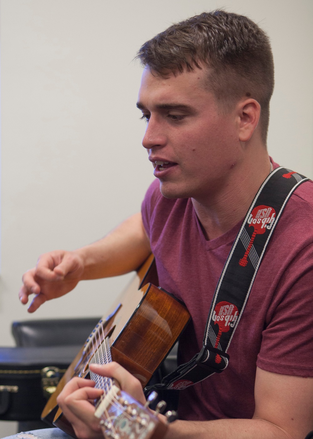 Airman aspires to country music stardom