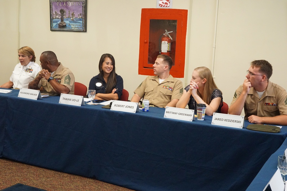 Secretary of Labor visits K-Bay to discuss jobs, transitioning