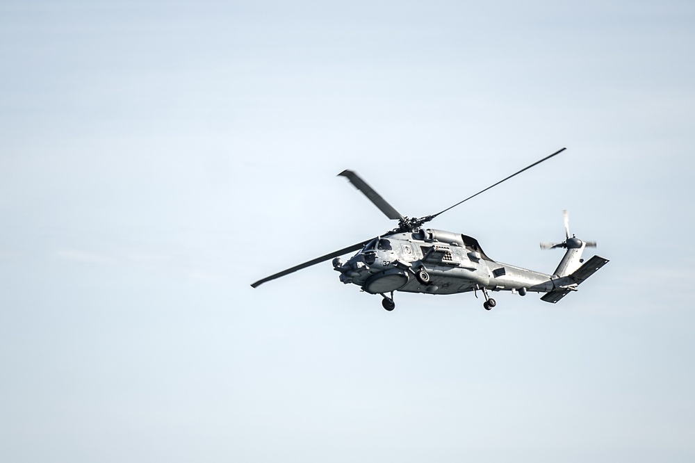 Seahawk conducts flyover of USS Preble during Talisman Sabre 2015
