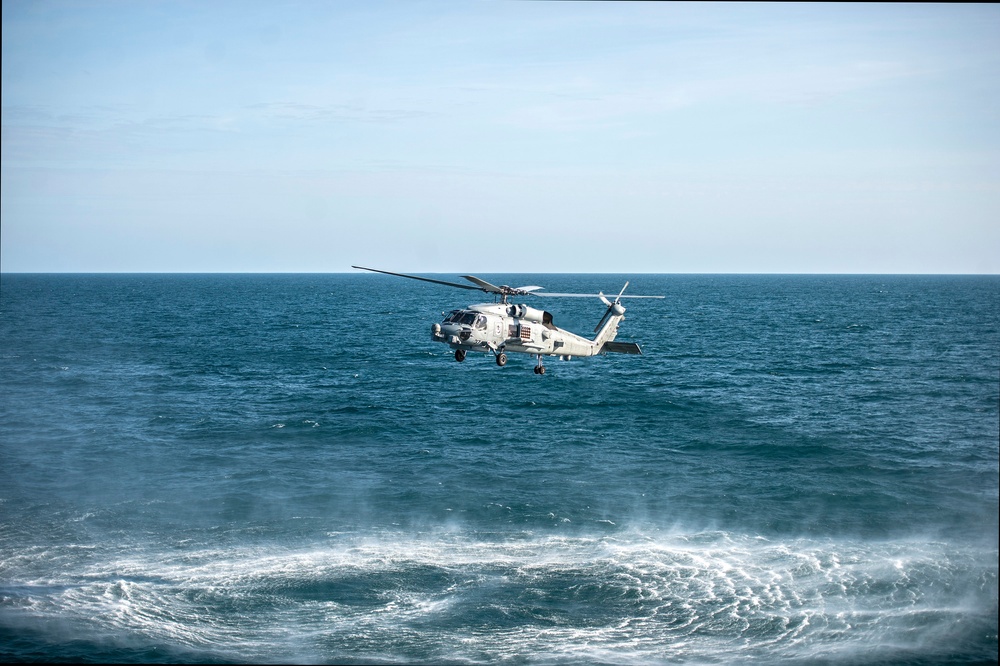 Seahawk conducts flyover of USS Preble during Talisman Sabre 2015
