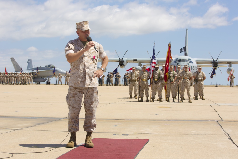 Swan takes command of MAG-11
