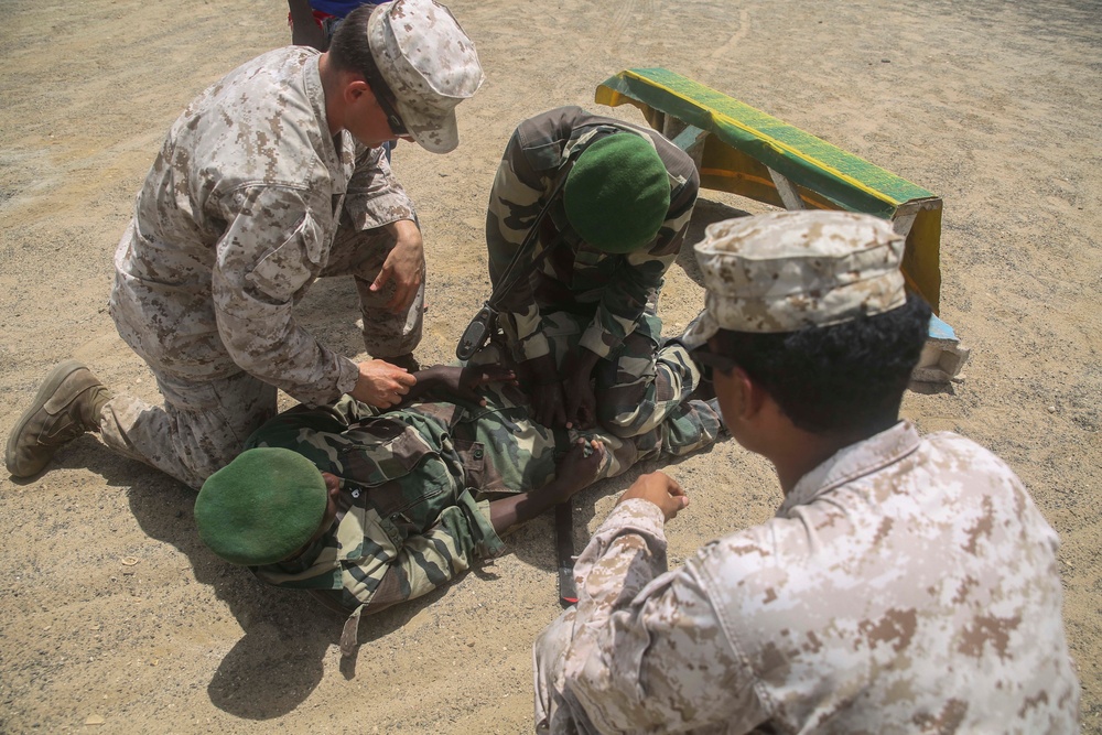 Crunch Time: US Marines, Sailors, Senegalese hold basic skills competition