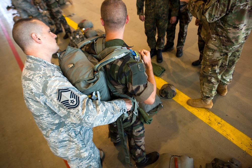 435th CRG's International Jump Week