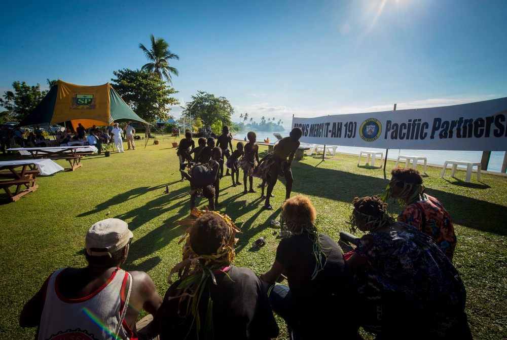 Pacific Partnership Ceremony held in Rapopo for members of the Mercy