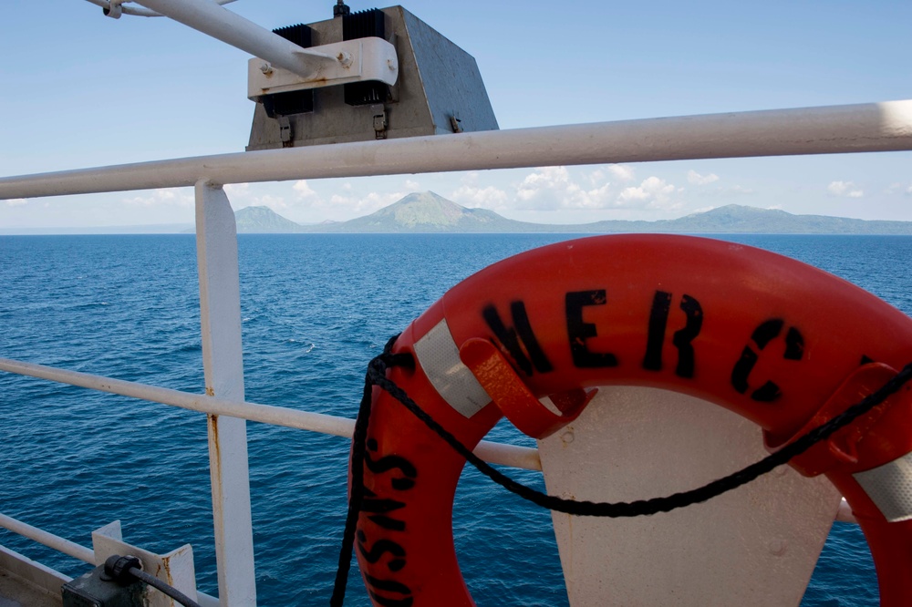 USNS Mercy departs from Papua New Guinea during Pacific Partnership 2015