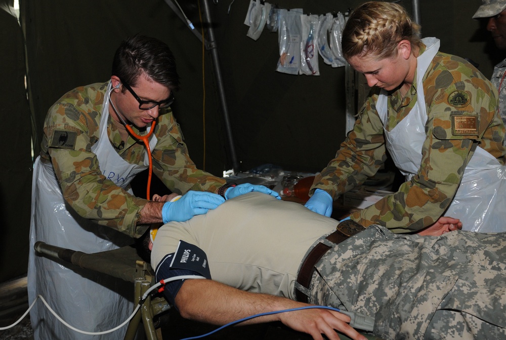 Australian, US forces apply first aid to Talisman Sabre 15